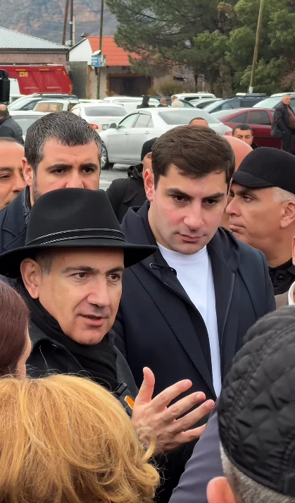 Nikol Pashinyan and Vahagn Arsenyan's meeting with citizens Nikol Pashinyan and Vahagn Arsenyan's meeting with citizens