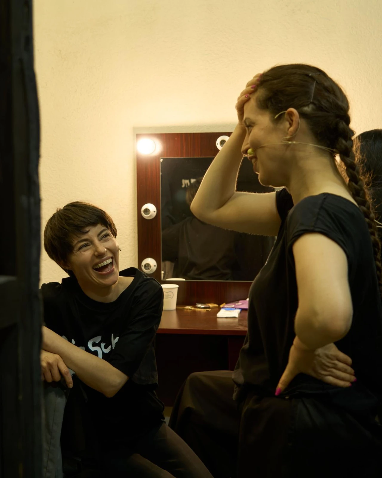Ekaterina Kramarenko and Sonia Ortiz get ready backstage. (PHOTO: Tatiana Lavrenteva / Chronofest)