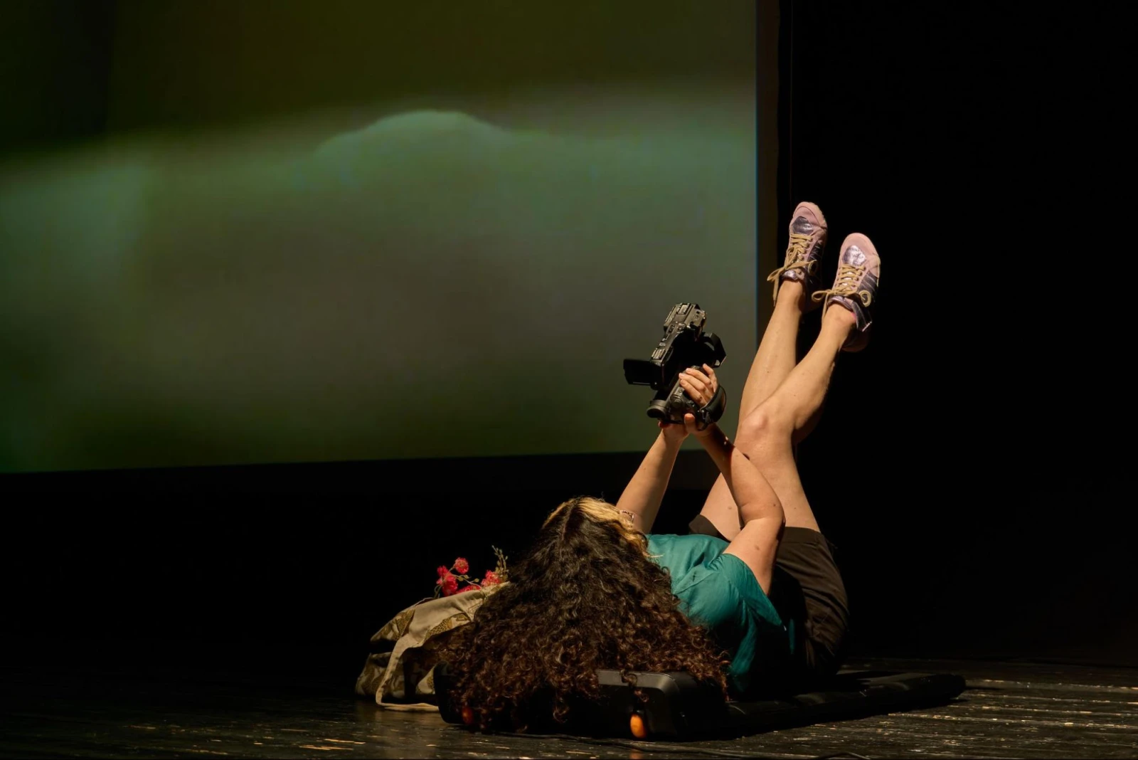 Hadas Neuman performs “100 Men.” (PHOTO: Tatiana Lavrenteva / Chronofest)