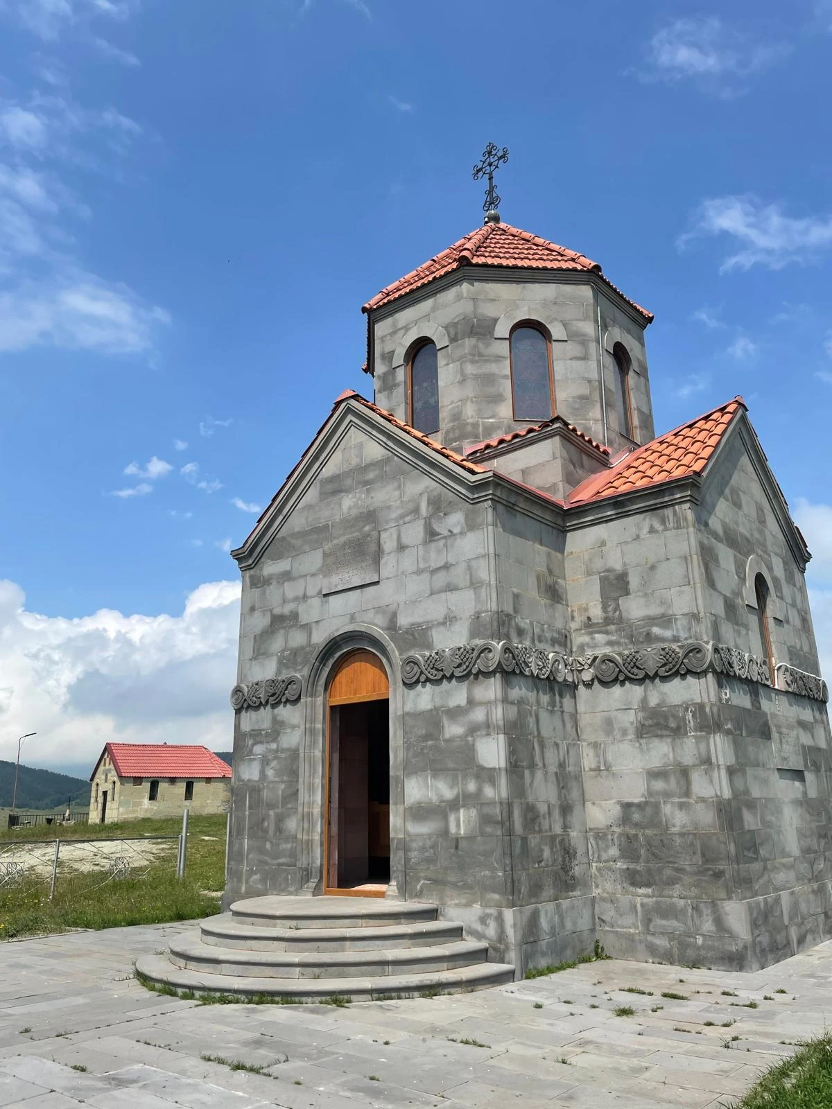 Church built by the Karapetyans in Lernahovit.