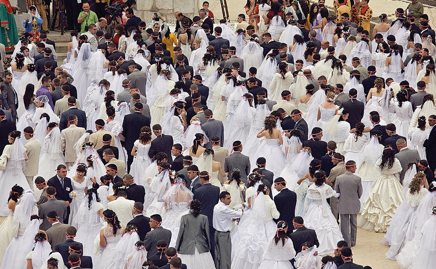 Photo: The 2008 mass wedding in Nagorno-Karabakh, which Ruben Vardanyan also supported. 
