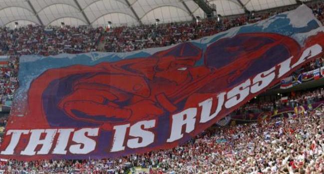 ՈւԵՖԱ-ն կարող է պատժել ռուսներին Լեհաստան – Ռուսաստան խաղի ժամանակ պարզած հսկայական պաստառի համար